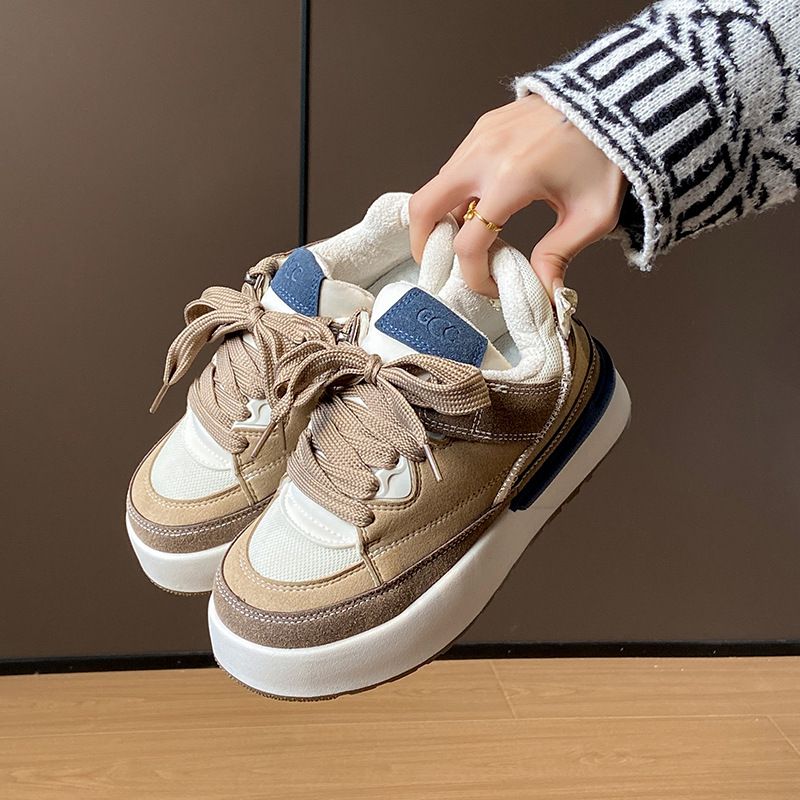 2024 Winter Plush White New Korean Edition Ins Female Students Warm And Height Increasing Sports Board Shoes Street Shot_voghion.com