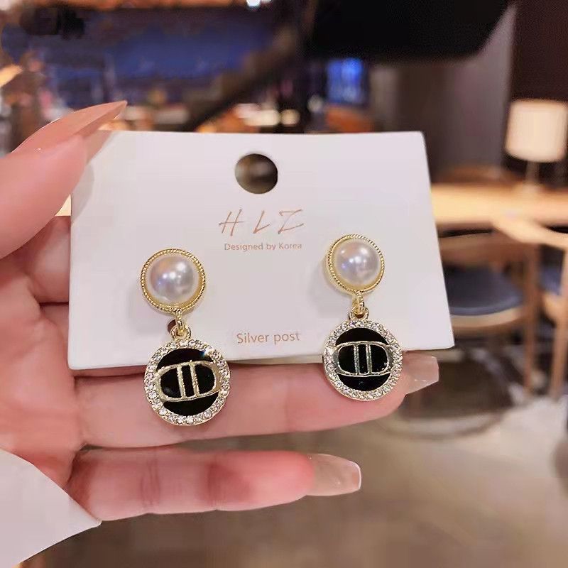 Women simple temperament design sense trend earrings earrings_voghion.com