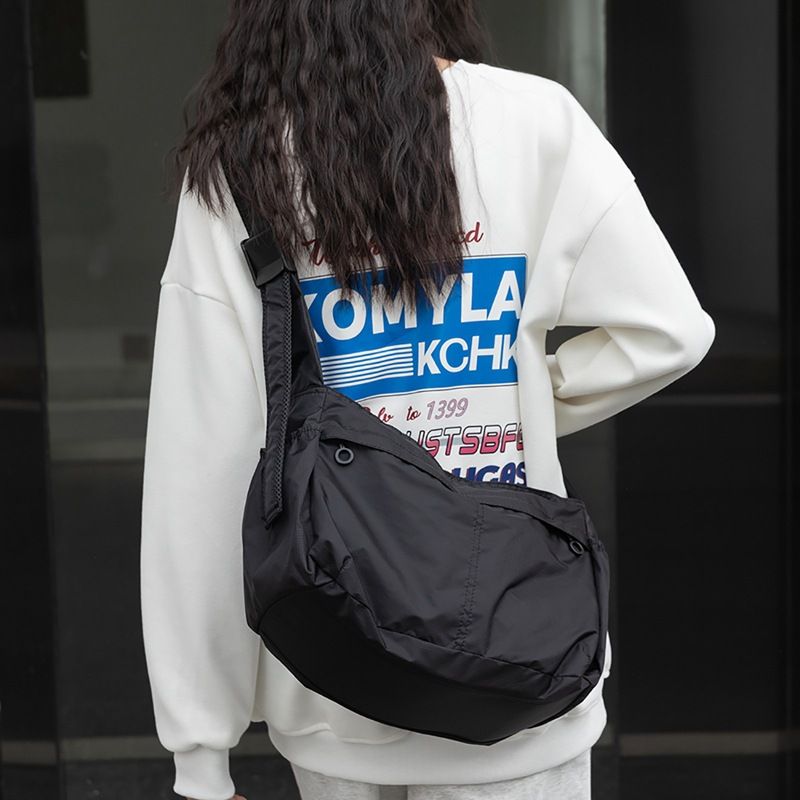 Borsa a tracolla impermeabile a forma di gnocco da donna, autunno e inverno 2025_voghion.com