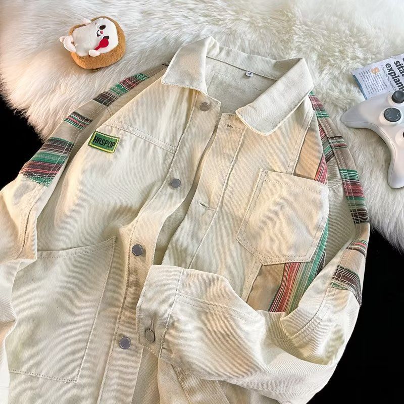 Chaqueta vaquera estilo Hong Kong para hombre: abrigo vintage extragrande con botones, ribete en contraste y bajo inclinado._voghion.com