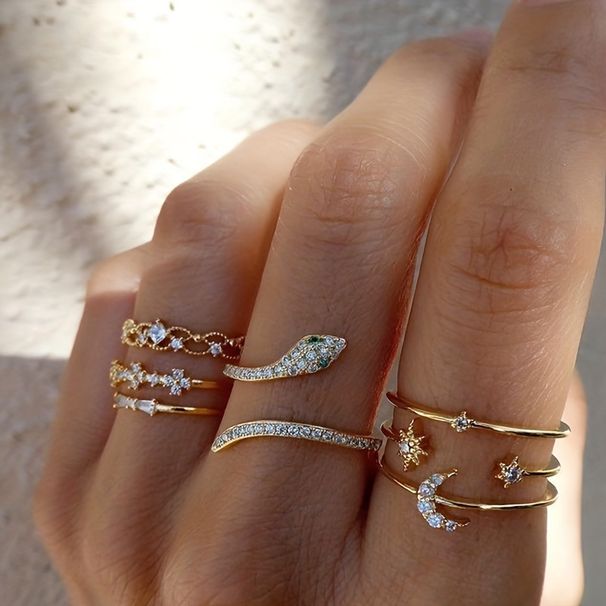 7 PCS Fashionable Knuckle Ring Set for Women Bohemian Stackable Joint Finger Rings Stacking Snake Moon Star Crystal Midi Gold Rings Pack for Gift_voghion.com