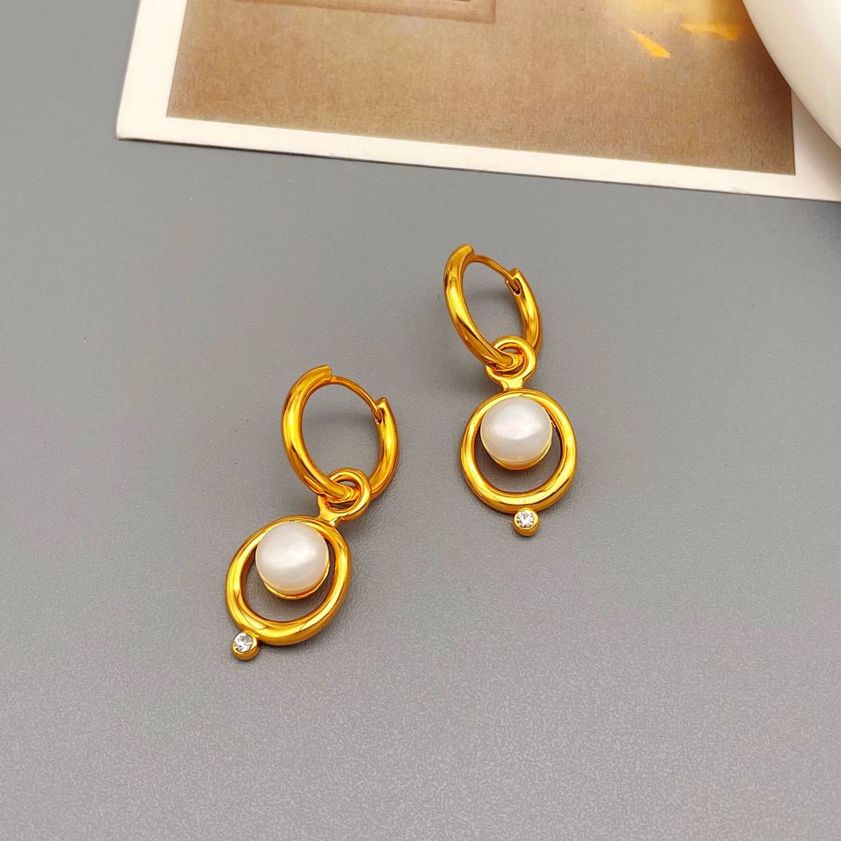 Süßwasserperlenohrringe mit Nischendesign, exquisitem Temperament und Ohrschmuck_voghion.com