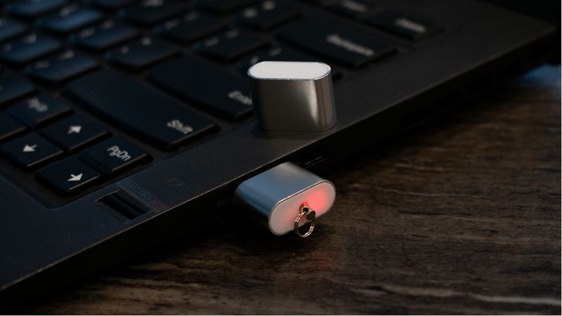 Modern Keychain Card Reader with High-Advance Data Transfer works for Mac_voghion.com