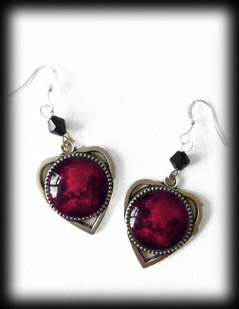 Earrings Gothic Heart Shaped Blood Moon Earrings_voghion.com