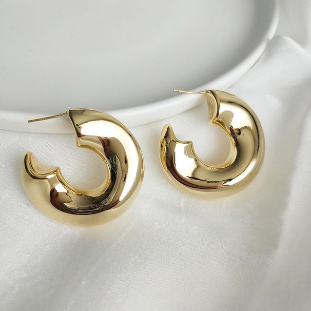 Orecchini a cerchio geometrici esagerati in metallo, design minimalista di nicchia di alta qualità, grandi orecchini a cerchio cavi a forma di C_voghion.com