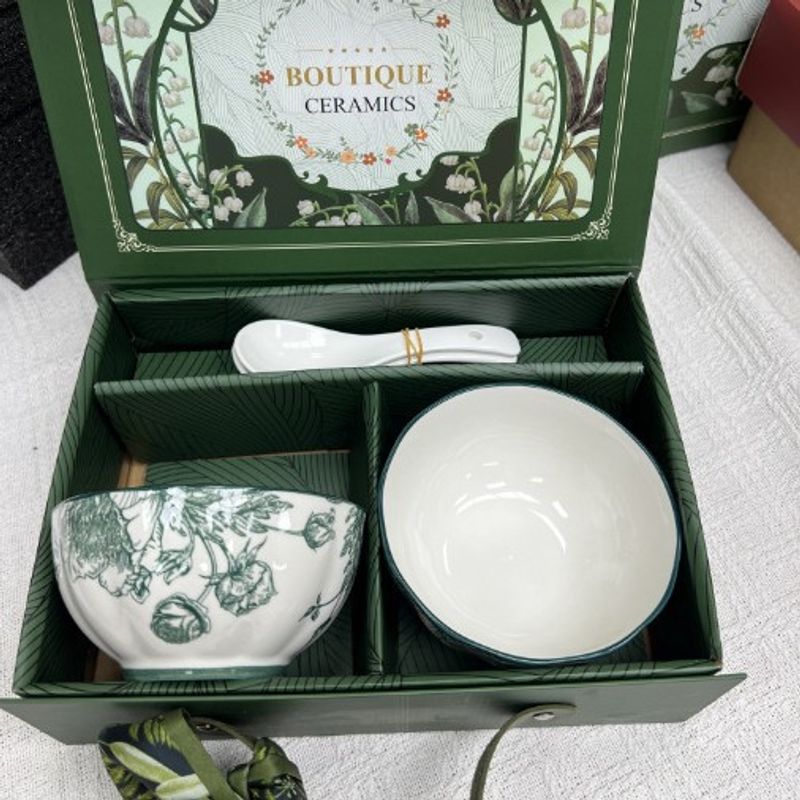 Elegant Underglaze Green Rose Ceramic Gift Set – Modern Dinnerware For Home & Special Occasions, Microwave Safe (2 Bowls + 2 Spoons)_voghion.com