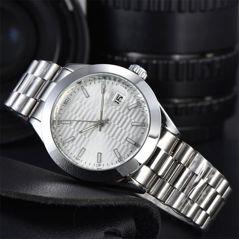 2025 Nuovo orologio da uomo Top Luxury Orologio automatico da uomo Orologio automatico con data Cronografo in lega Specchio Orologio classico_voghion.com