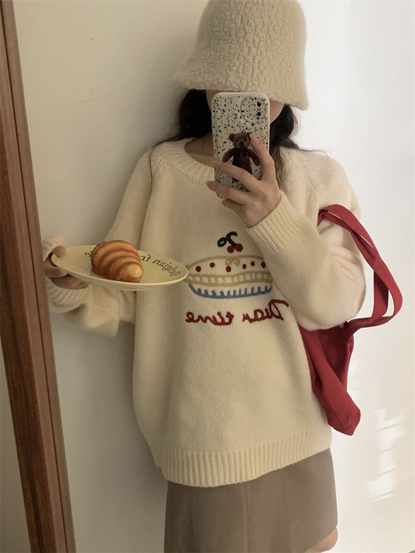 Winter New Gentle Cake Round Neck Embroidered Korean Version Cartoon Age-Reducing Versatile Knitted Sweater For Women_voghion.com