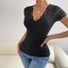 Top lavorato a maglia a maniche corte con scollo a V in pizzo da donna, alla moda e versatile, vestibilità aderente_voghion.com
