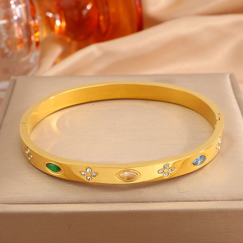 Women's Clover Colored Diamond Fashion Diamond Set Diamond Round Titanium Steel Bracelet_voghion.com