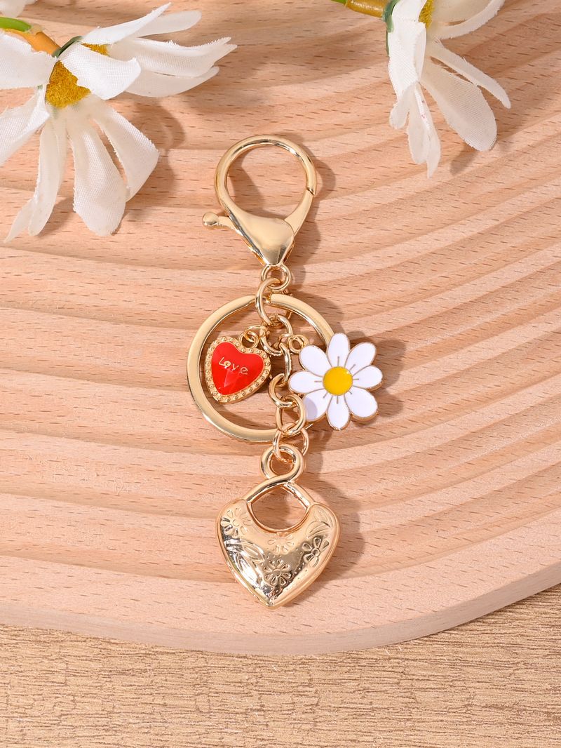 Heart-shaped Daisy Hot-selling Fashion Bag Pendant Car Ornament Gift Keychain_voghion.com