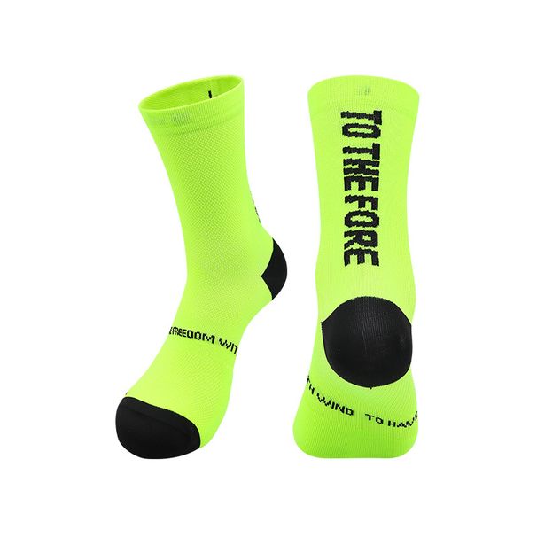 Nem Emici ve Hızlı Kuruyan Teknolojiye Sahip Unisex Bisiklet Çorapları - Koşu ve Bisiklet İçin Dikişsiz Yastıklı Orta Baldır Spor Çorapları (Birden Fazla Renk)_voghion.com