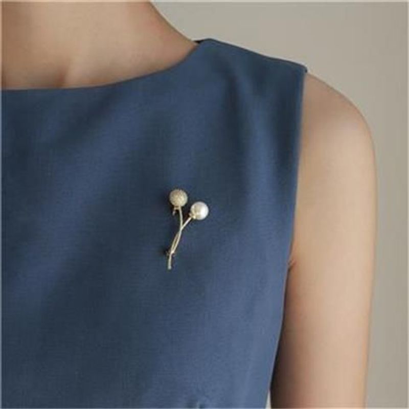 Cute Pearl Brooch 2025 New Trend High-end Women's Exquisite Clothing Decoration Design Sense Pin Accessories_voghion.com