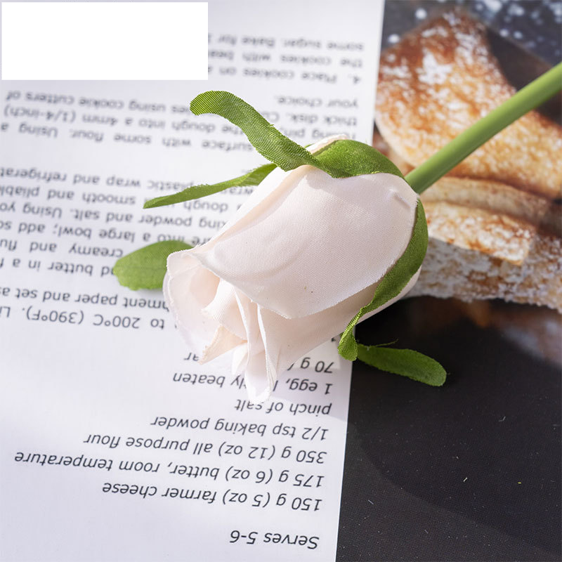 Green plant rose bud single branch artificial flower manufacturer artificial flower wholesale wedding decorations cross-border DY1-1893-2_voghion.com