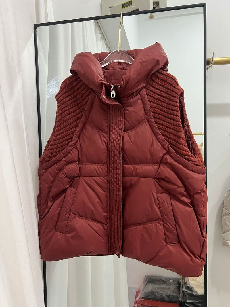 ​​"Women's Hooded Down Vest, Quilted Sleeveless Puffer Jacket With Knit Trim, Thickened Winter Waistcoat (Black/White//Chestnut/Brown)"​​_voghion.com