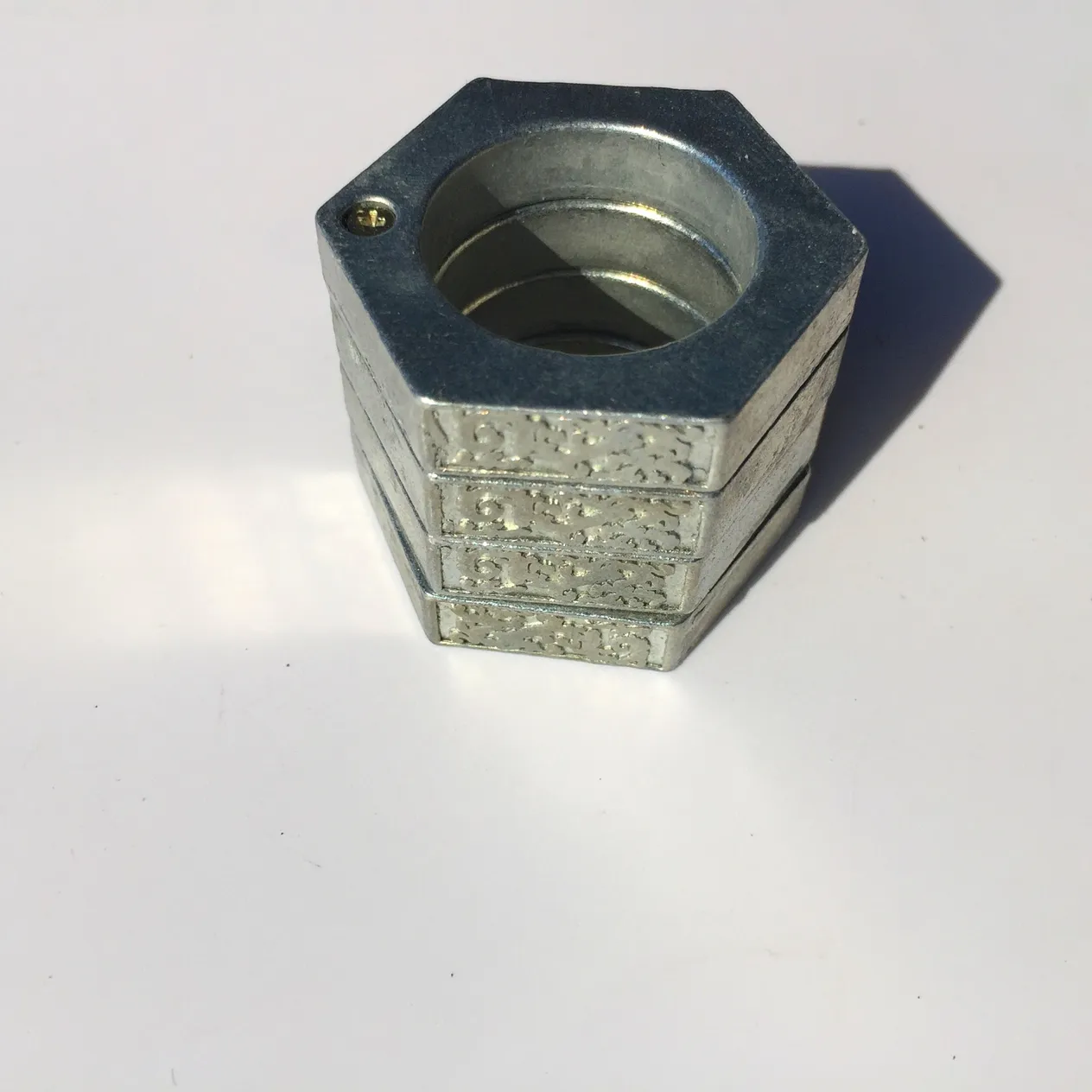 Clé ronde de personnalité d'usine, anneau hexagonal, clé carrée, jeu cool en plein air, auto-défense, brise-vitre d'urgence_voghion.com