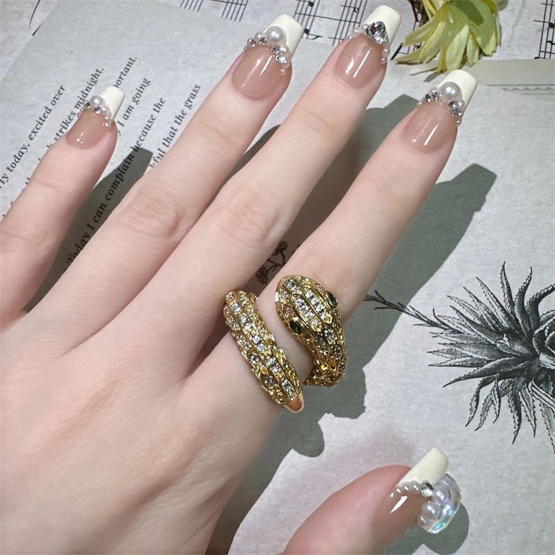 Ins Style Persönlichkeit Schlangenförmig Für Frauen Volldiamant Mode Übertrieben Offen Hip-Hop Punk Zeigefingerring_voghion.com