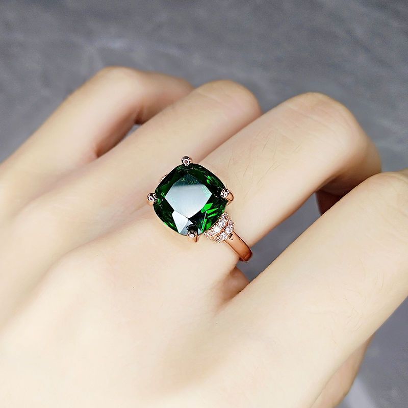 Hochwertiger Smaragdring, weibliche Rose, goldgrüner Turmalinring, Kristalledelsteinring, zarter weißer durchscheinender Jadering_voghion.com