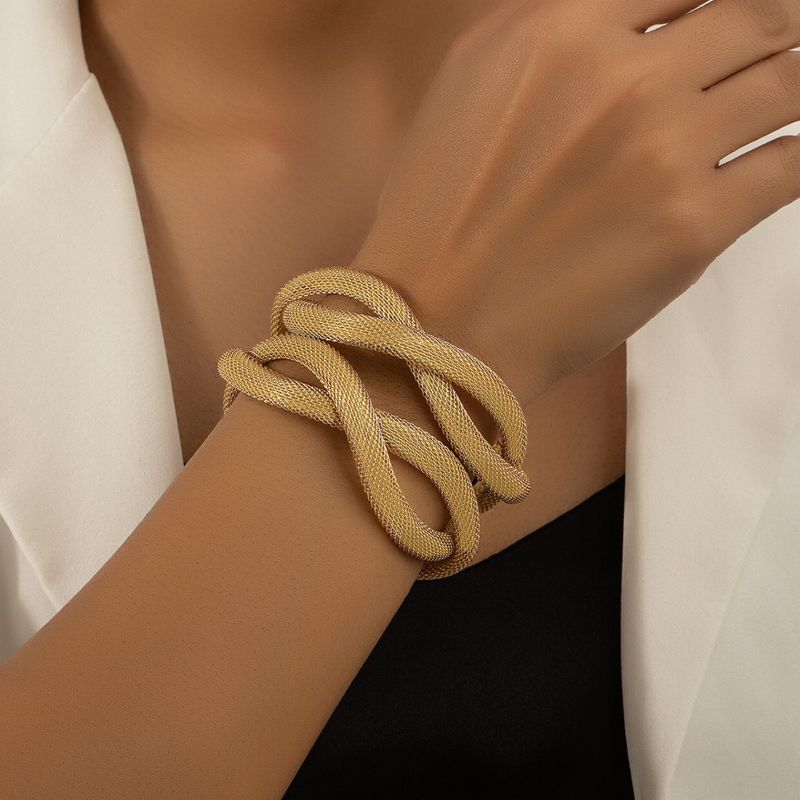 Accessori semplici, creativi, dolci, alla moda, da donna, con personalità, a forma di croce geometrica cava._voghion.com