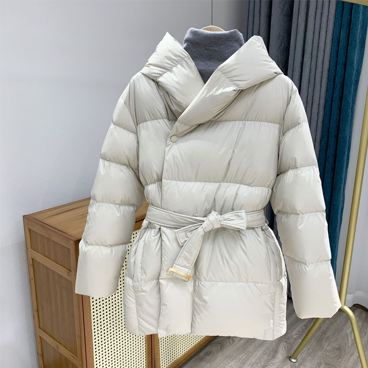 Women's Clothing Ultra Light, Soft, Thickened, Waist Hugging, Slimming, Hooded Cotton Jacket For Women, Short Style, Fashionable_voghion.com