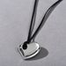 Collana elegante con ciondolo a forma di cuore da donna con cordino in pelle, design geometrico minimalista, versatile pezzo da indossare a strati, sia casual che formale._voghion.com