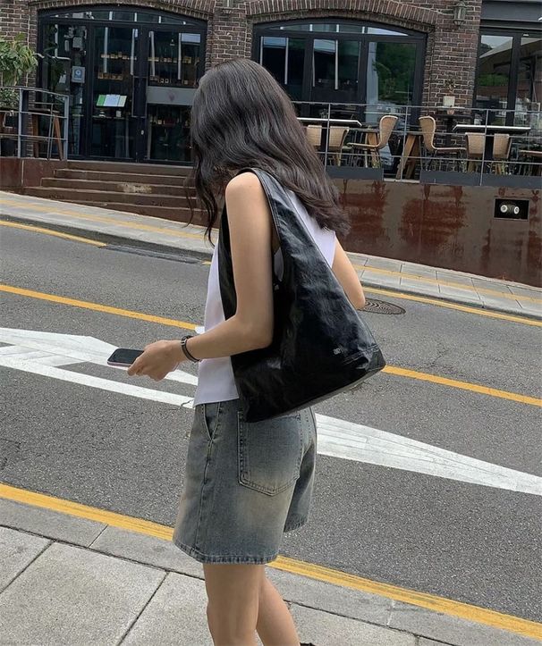 Versione coreana della borsa da donna in pelle Niger Lazy Style Hundred Shoulder Handheld Armpit Bag 2025 Primavera ed estate Nuovi modelli alla moda_voghion.com