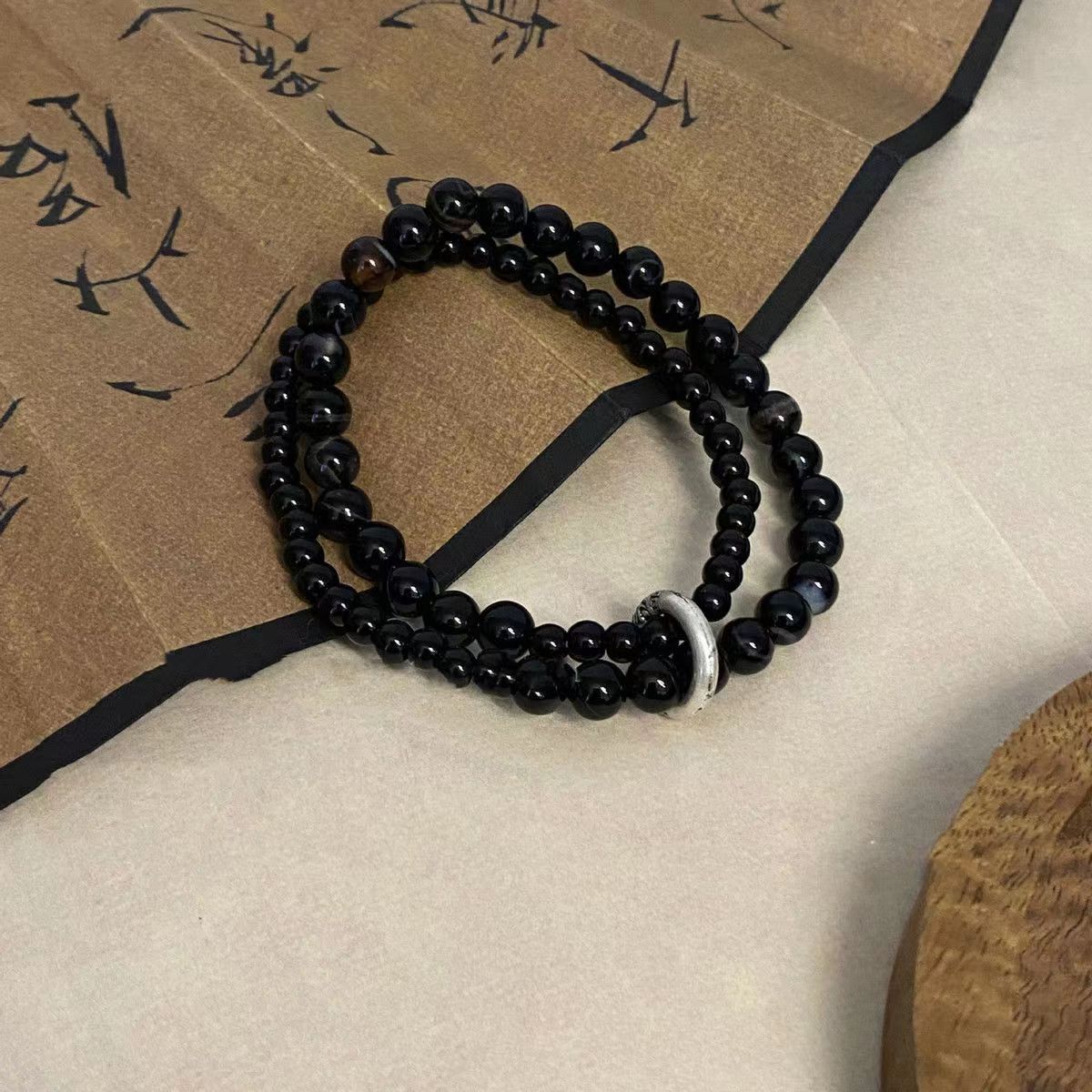 Neues doppellagiges Perlenarmband mit Sicherheitsschnalle und Nischendesign, künstlerisches Armband im chinesischen Stil, cool und erfrischend_voghion.com
