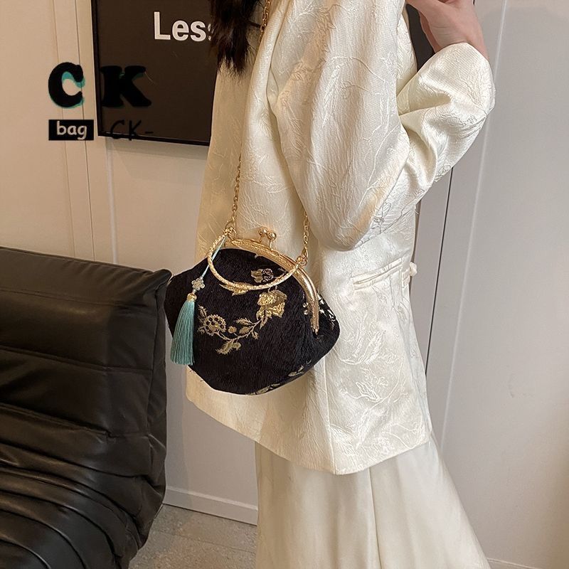 Nuovo stile cinese Hanfu per donna, borsa a tracolla con catena versatile e alla moda, borsa con chiusura a nappa super popolare._voghion.com
