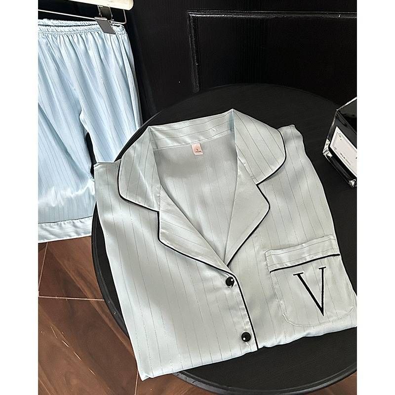 Ropa de mujer Pijama de mujer de estilo dulce con rayas azules de agua y escote en V para otoño e invierno, ropa cómoda de seda helada de manga larga para el hogar_voghion.com