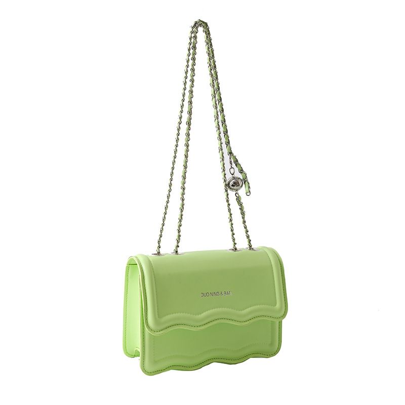 Texture leggera di lusso per le donne 2023 Primavera fresca e alla moda Motivo a onde Piccola tracolla a catena quadrata Una spalla_voghion.com