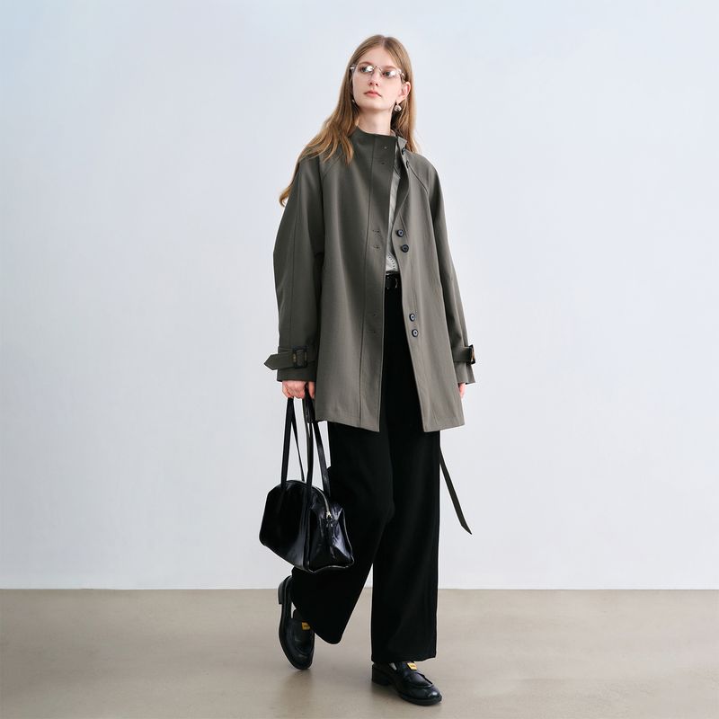 Qiaocai-Serie ~ Ziqiao Petite Stehkragen Mittellanger Trenchcoat für Damen 2025 Neuer Kurzmantel_voghion.com