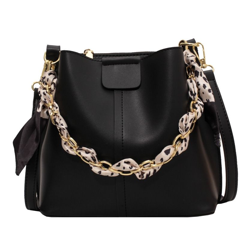 Damväska Enkel modeväska för kvinnor Höst Populär Ny Trendig Mångsidig Crossbody-väska Mode Axel Bucket Bag_voghion.com