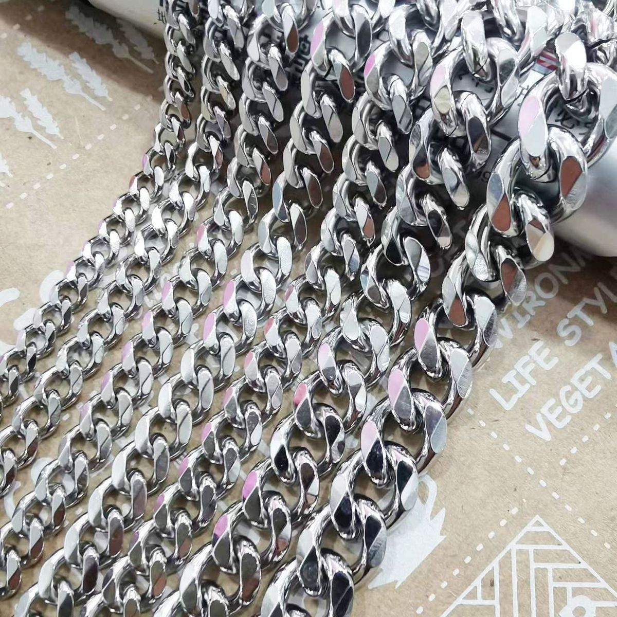 Collana cubana lucida a sei lati con fibbia singola in acciaio inossidabile, accessorio per maglione hip-hop, catena per borsa_voghion.com