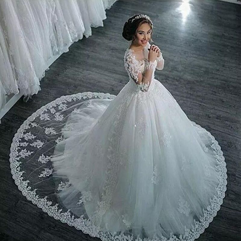 Abito da sposa da donna, scollo tondo, manica lunga, in pizzo, con strascico_voghion.com