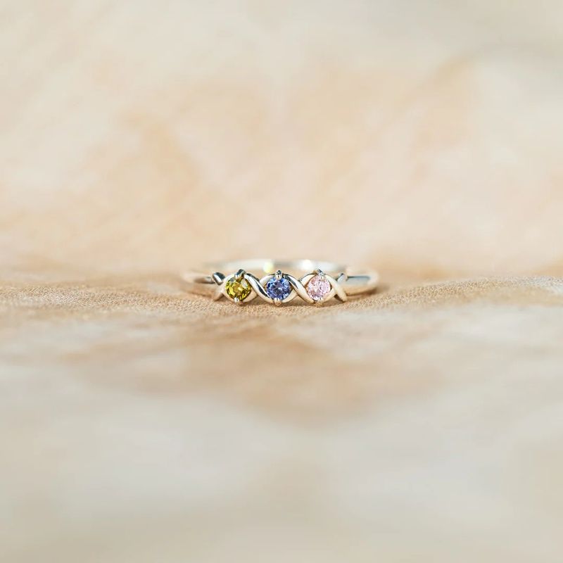 Hot Selling Pure Zilveren XOXO Gepersonaliseerde 1-6 Diamant Geboortesteen Aanpasbaar Voor Vrouwen Wijsvingerring_voghion.com