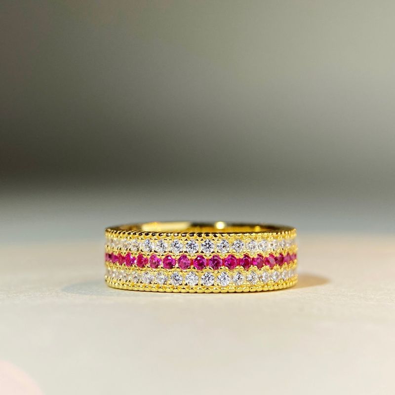 Anello a fascia in argento puro per donna, stile classico, con finitura lucida e rosa rossa._voghion.com