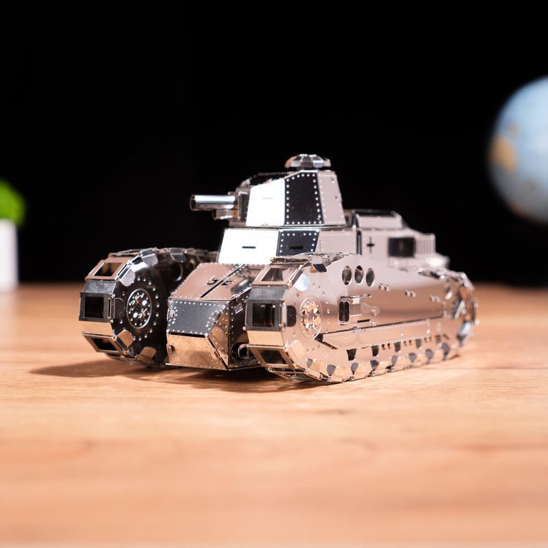NIMBLE FIGHTER RENAULT FT-17 TANK_voghion.com