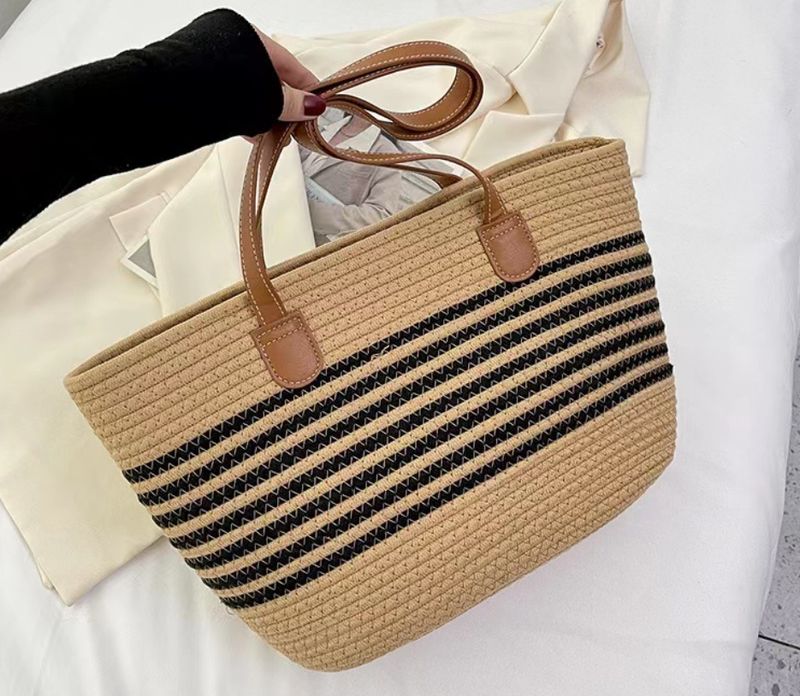 Women's temperament striped one-shoulder straw bag new style all-match contrast color straw bag woven bag female holiday beach bag_voghion.com