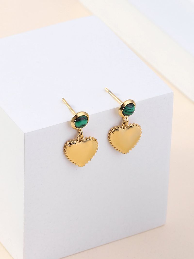 A pair of golden turquoise heart earrings_voghion.com