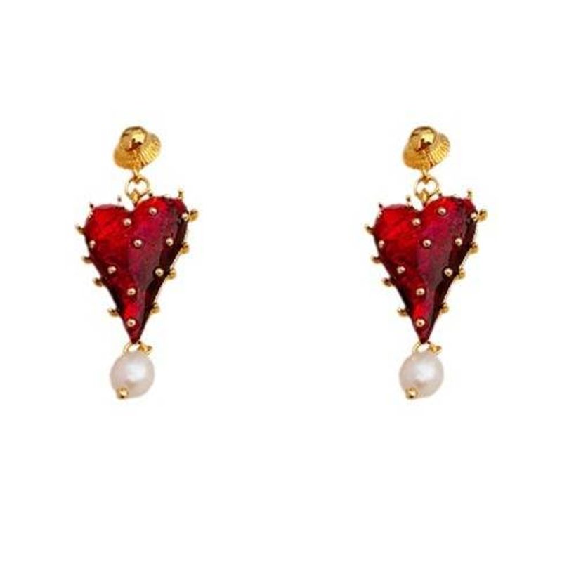 Pendientes de borlas de perlas en forma de corazón rojo con un toque de alta gama, retro y versátil, diseño de nicho, personalizado, lujo ligero y sensación de alta gama._voghion.com