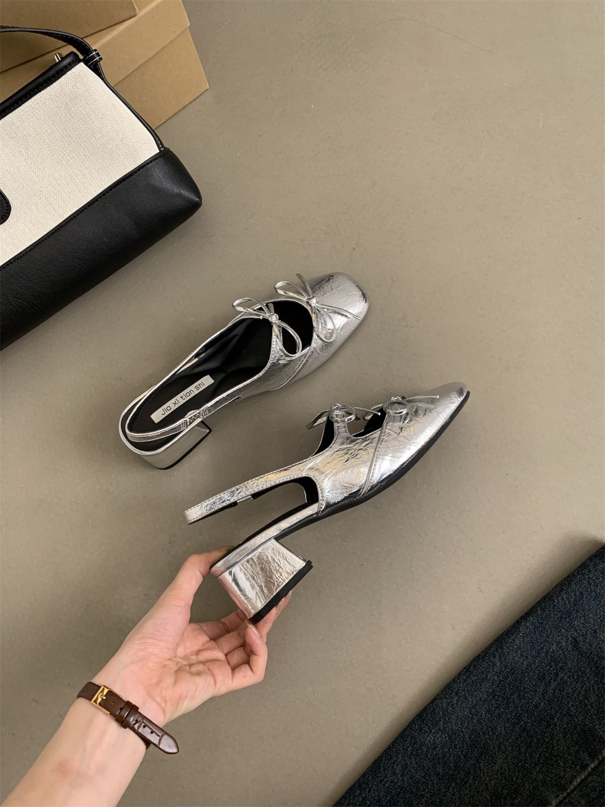 Damen Offene Zehensandalen 2025 Sommer Neue Französische Fee Wind Abend Zwergenabsatz Silber Einzelschuhe_voghion.com