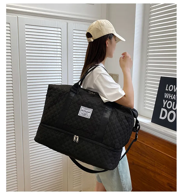 Fashionable short trip rhombus dry and wet separation sports handbag yoga fitness bag large capacity shoe compartment travel bag_voghion.com