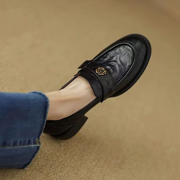 Top Layer Hand-Grabbed Cowhide Loafers 2024 Spring New Metal Tea Flower Buckle Small Women Genuine Leather Single Shoes_voghion.com