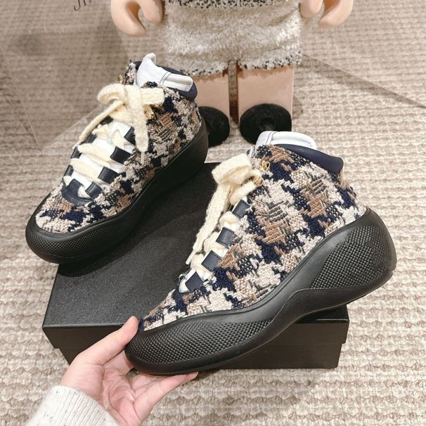 Xiaoxiangfeng 2025 Spring New Trendy Korean Edition Breathable American Waterproof Simple Versatile Ski Boots_voghion.com