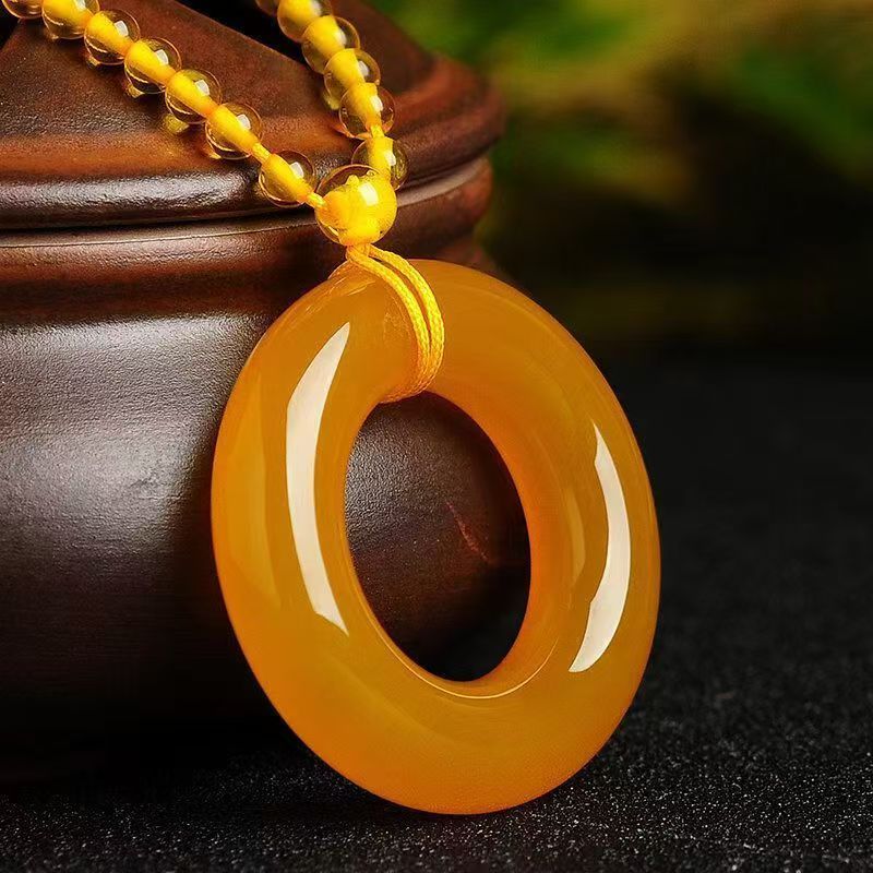 Yellow Agate Peace Charm Pendant For Both Men And Women, Couple Style. Round-shaped Pendant Made Of Ice-grade Jade. Jade Ring Pendant._voghion.com