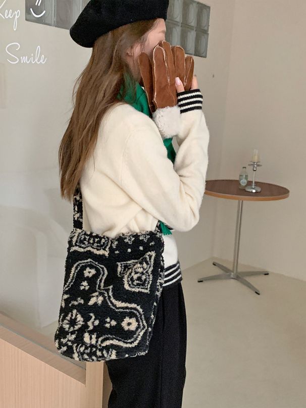 Women's Bucket Bag Vintage Bucket Bag Shoulder Bag Leopard Print Polka Dot Plush Crossbody Bag Fabric Bag_voghion.com