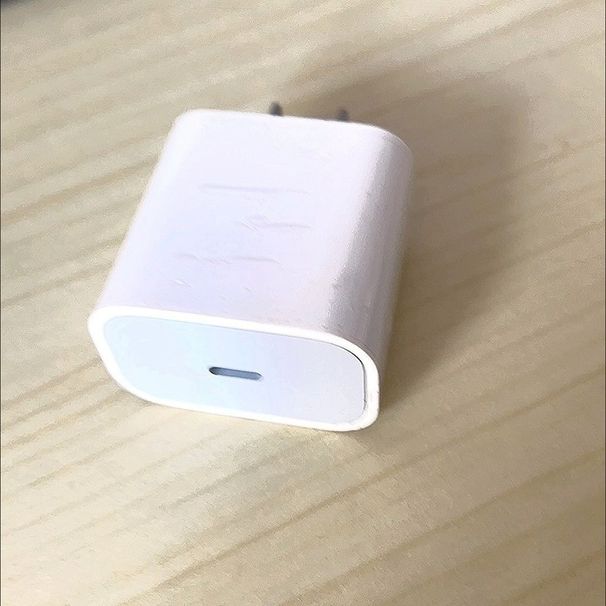 Applicable To Iphone 15W Magnetic Wireless Charger Magsaf20w Suit Iphone16pro/14/13/12 Ultra-Thin Sucker Max Accessories_voghion.com