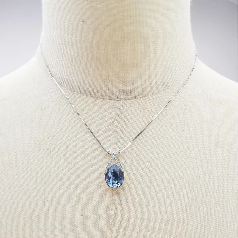 Collana con ciondolo da donna in argento puro con cristalli austriaci a figura intera_voghion.com