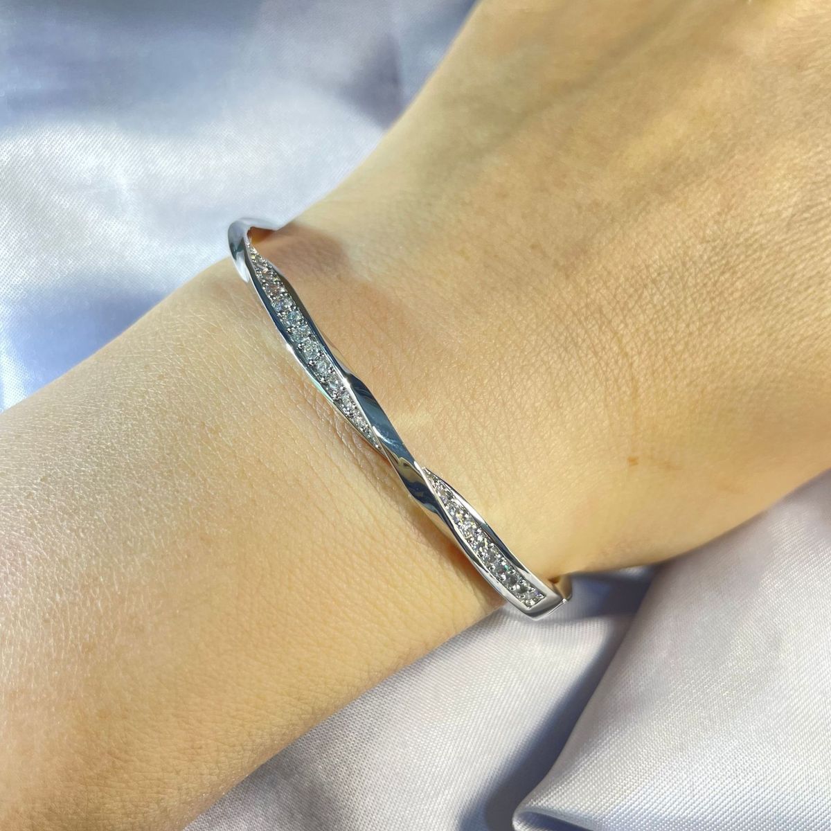 Bracciale a spirale intrecciata per donna, per ragazze, bracciale impilato di alta qualità, design di nicchia, bracciale con elevata conservazione del colore_voghion.com