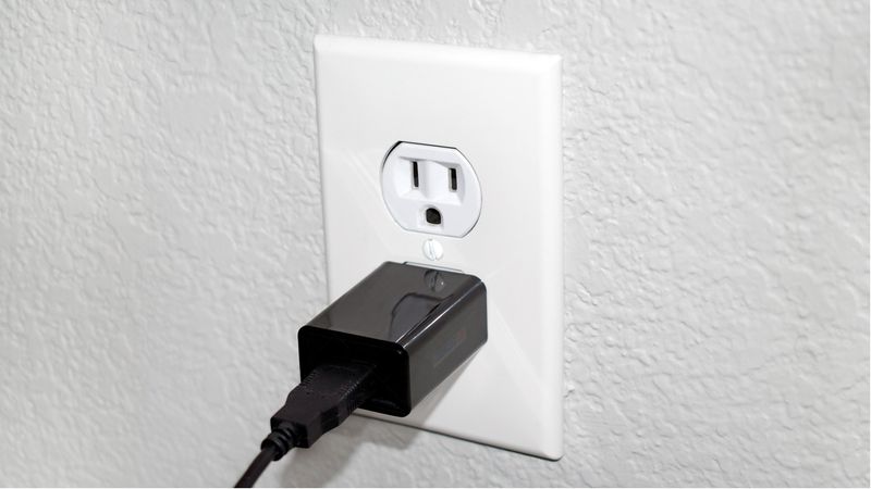 Universal Fast Charging Wall Adapter for iPhone and Android - USA Outlet Support_voghion.com